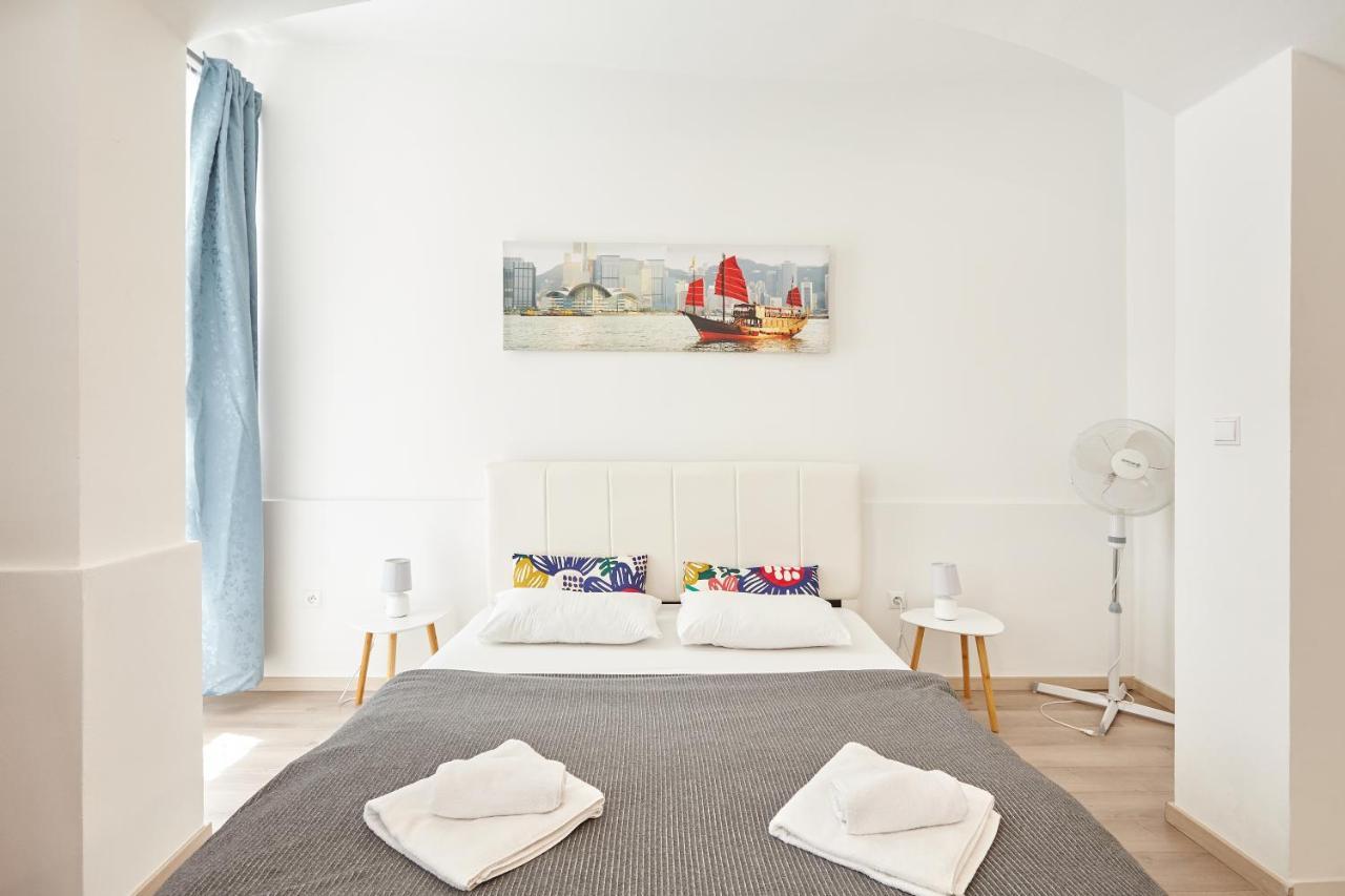 Prague Friendly Apartments In Прага Екстериор снимка