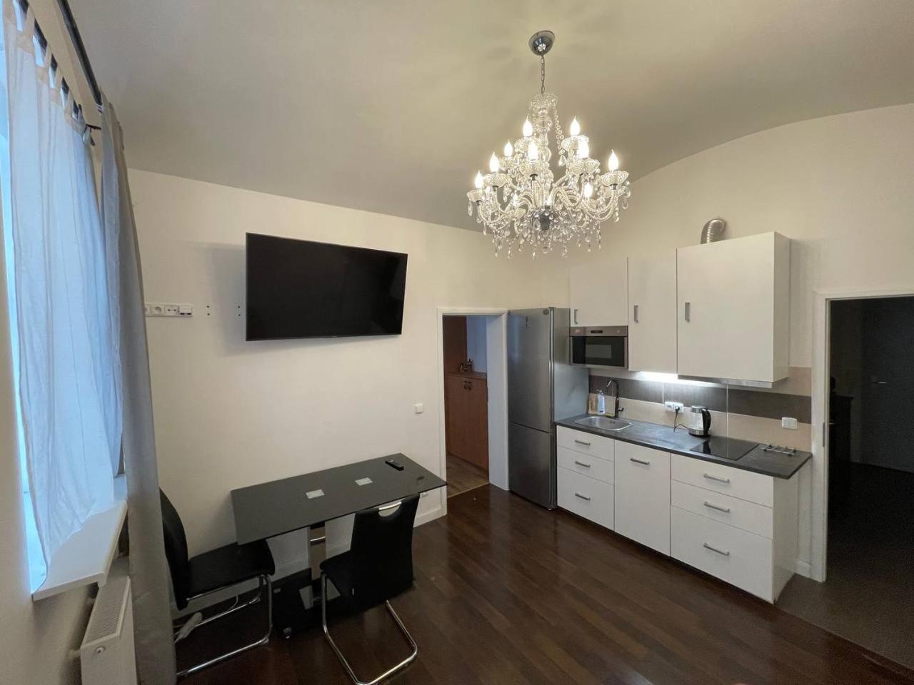 Prague Friendly Apartments In Прага Екстериор снимка