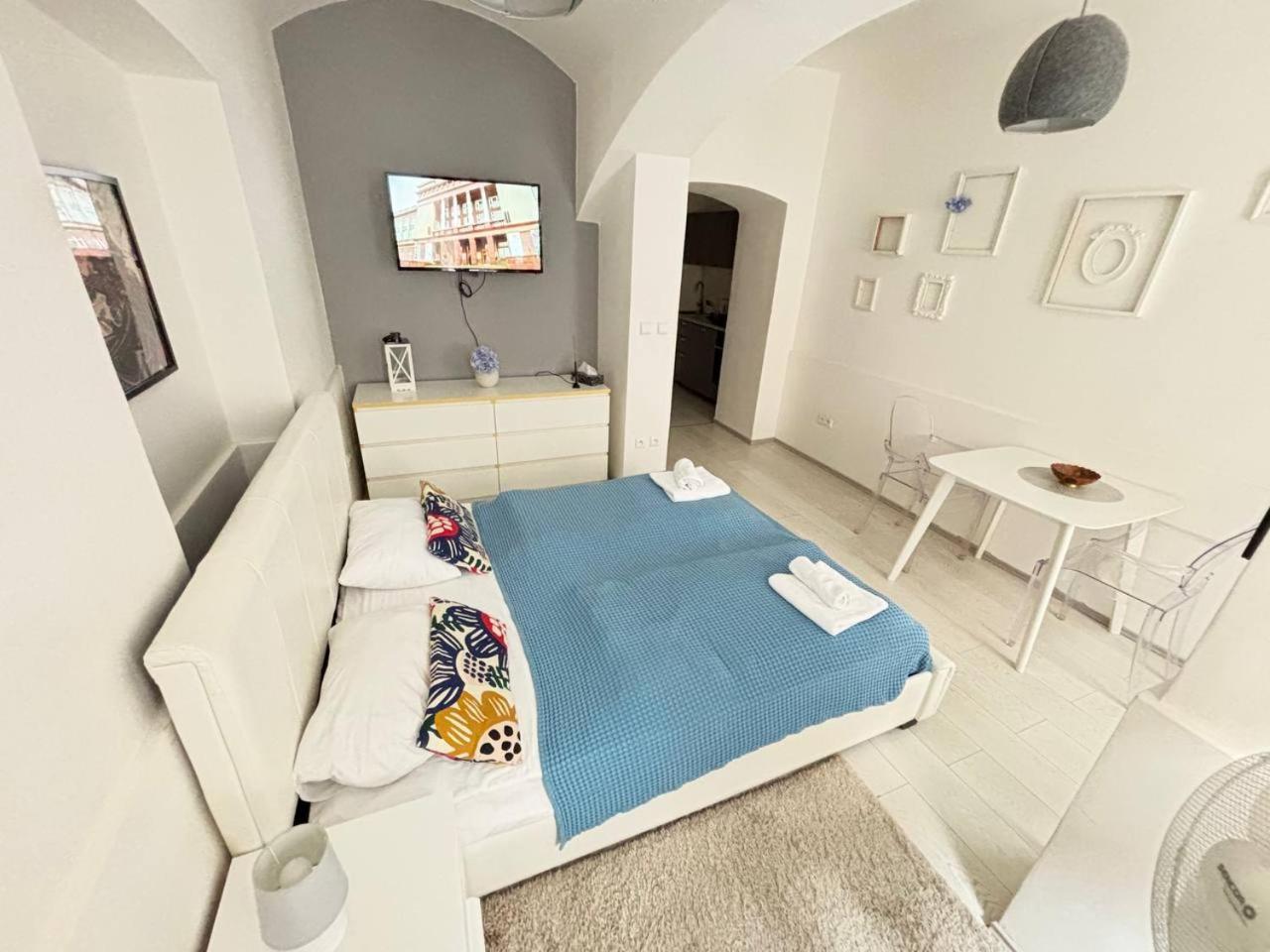 Prague Friendly Apartments In Прага Екстериор снимка