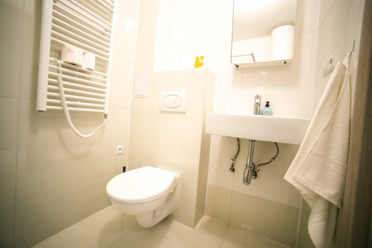 Prague Friendly Apartments In Прага Екстериор снимка