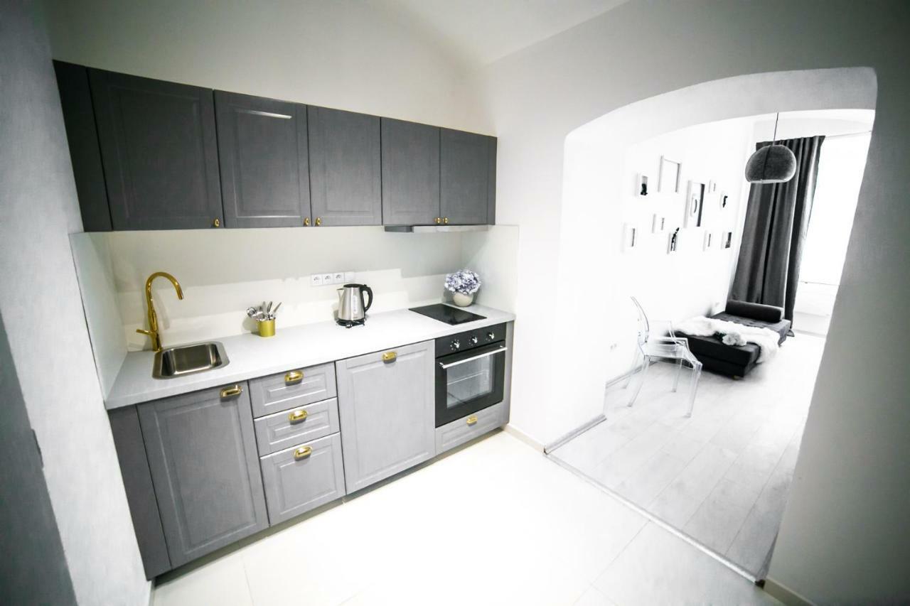 Prague Friendly Apartments In Прага Екстериор снимка