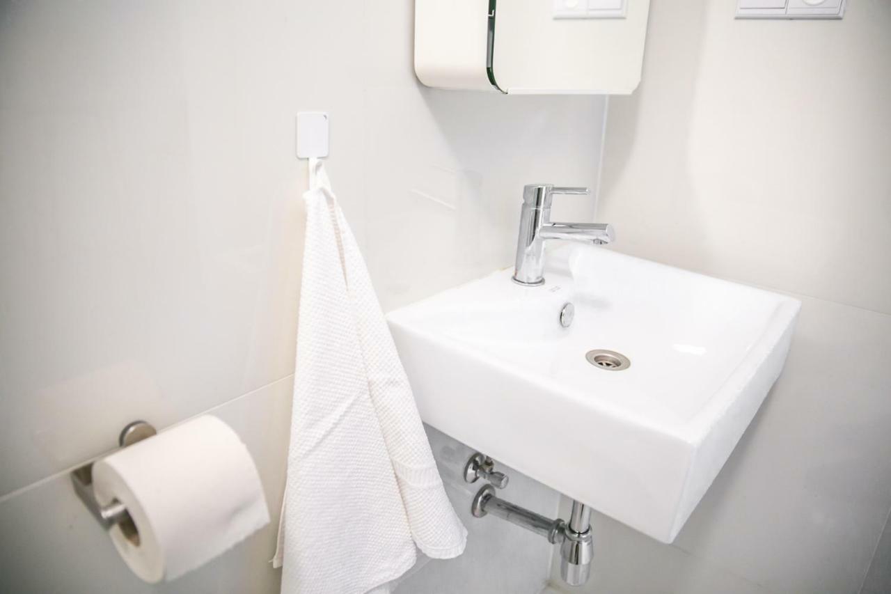 Prague Friendly Apartments In Прага Екстериор снимка