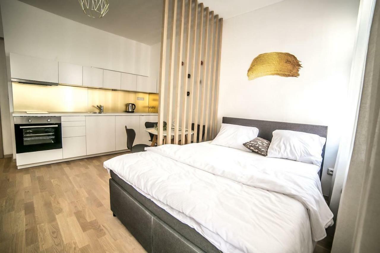 Prague Friendly Apartments In Прага Екстериор снимка