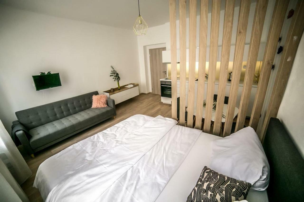 Prague Friendly Apartments In Прага Екстериор снимка