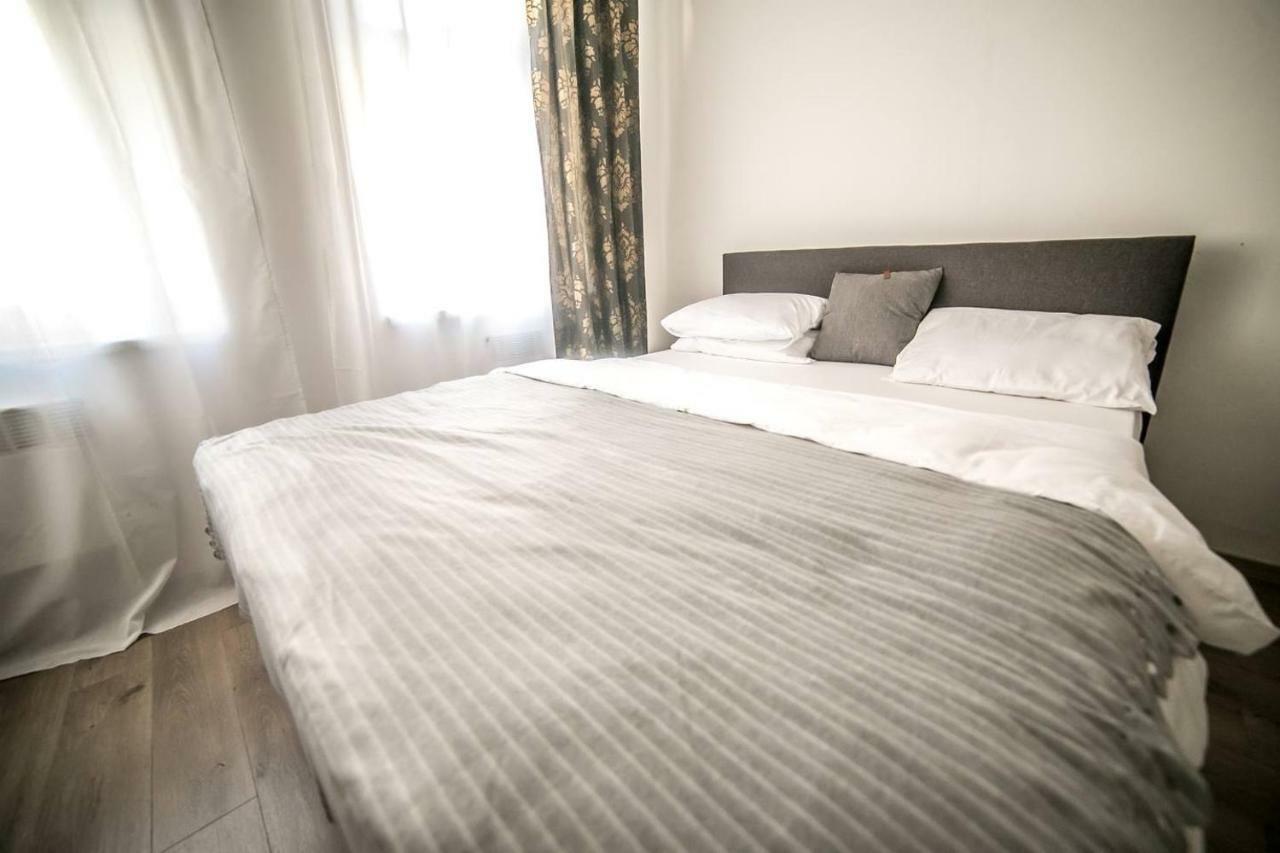 Prague Friendly Apartments In Прага Екстериор снимка