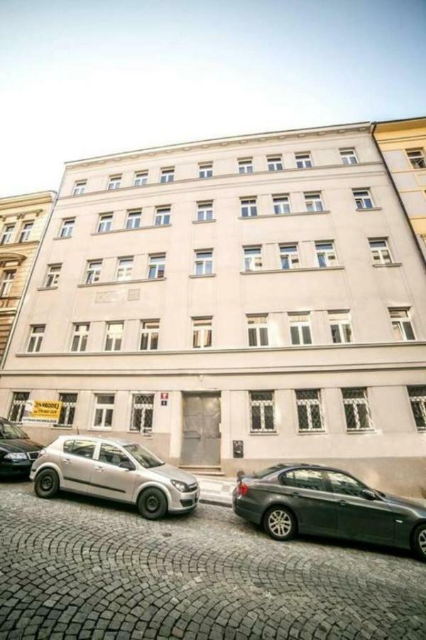 Prague Friendly Apartments In Прага Екстериор снимка